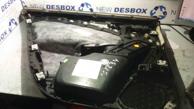 Recambio de GUARNECIDO PUERTA TRASERA DERECHA para VOLKSWAGEN PASSAT BERLINA (3C2) 1.9 TDI BKC referencia OEM IAM 3C5867212   - PLATA