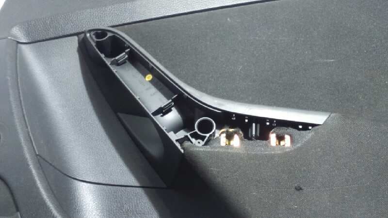 Recambio de GUARNECIDO PUERTA TRASERA DERECHA para VOLKSWAGEN PASSAT BERLINA (3C2) 1.9 TDI BKC referencia OEM IAM 3C5867212   - PLATA 3