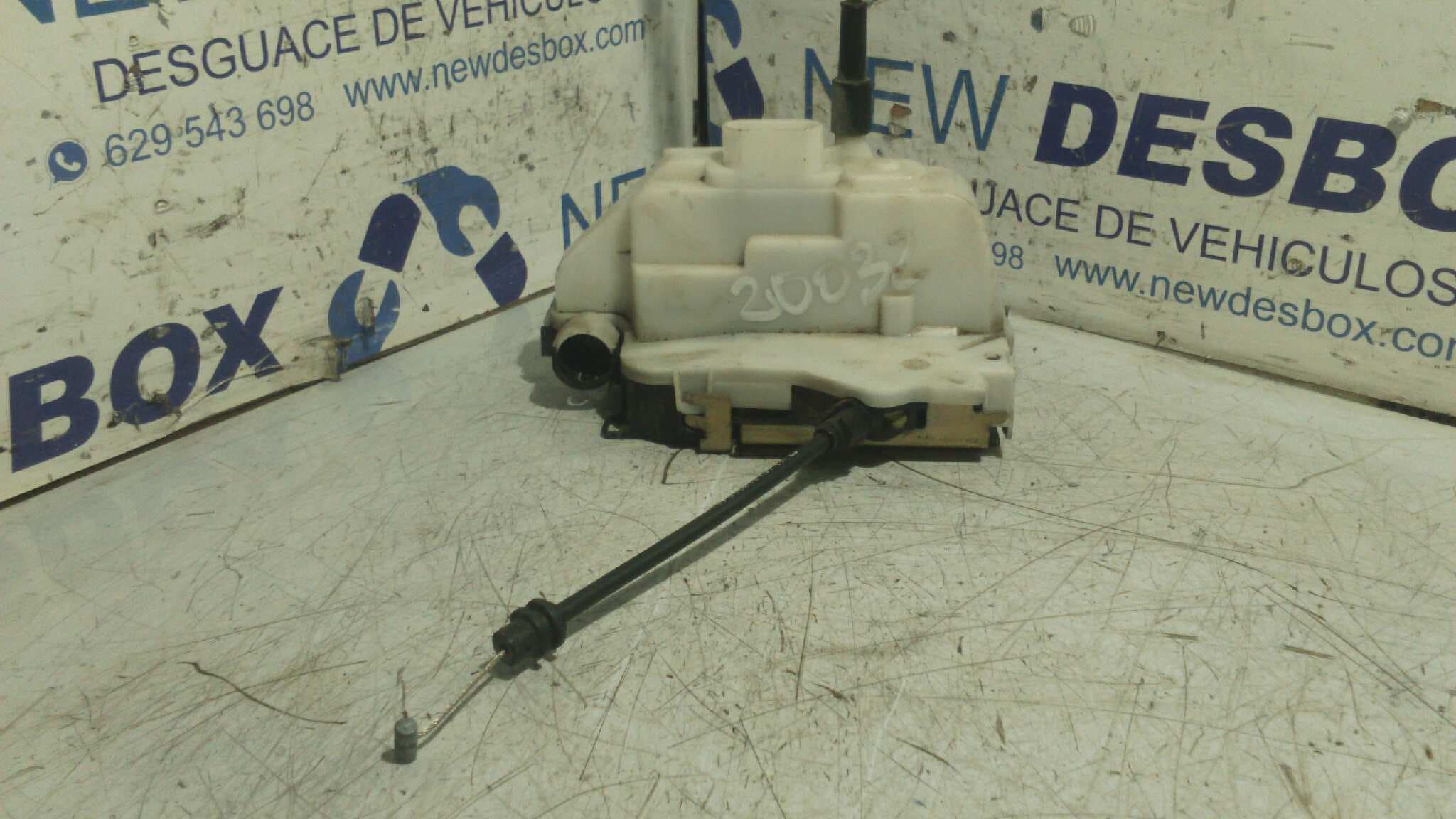 Recambio de CERRADURA PUERTA DELANTERA DERECHA para CITROEN C3 PLURIEL 1.4 KFVTU3JP referencia OEM IAM 9136P9 - GRIS