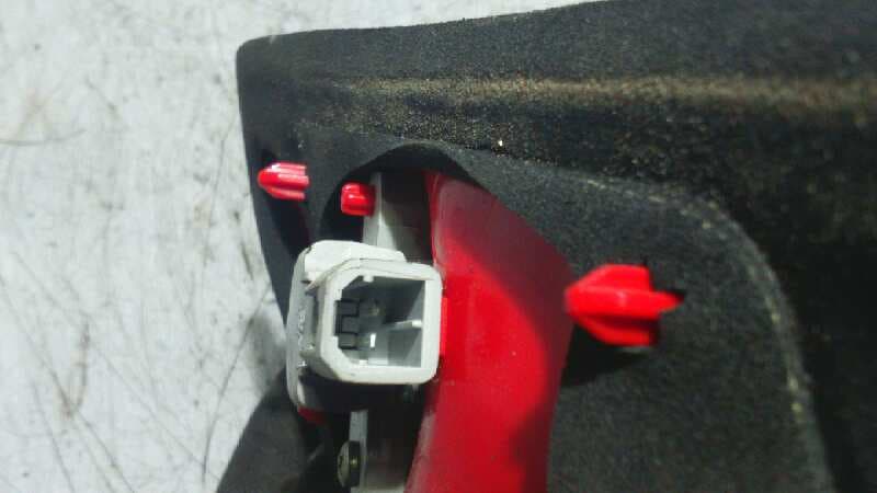 Recambio de PILOTO PORTON DERECHO para ALFA ROMEO 147 (190) 1.6 16V CAT AR37203 referencia OEM IAM 60693791   - NEGRO 2