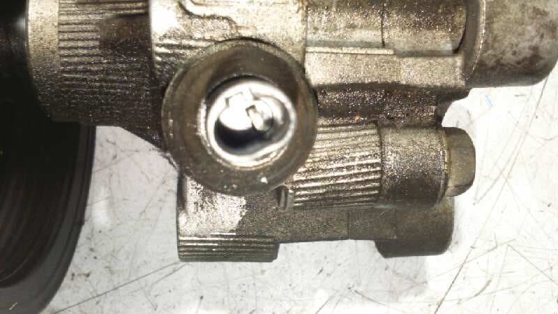 Recambio de BOMBA DIRECCION para TOYOTA AVENSIS BERLINA (T25) 2.0 16V CAT 1AZFSE referencia OEM IAM    - GRIS 2