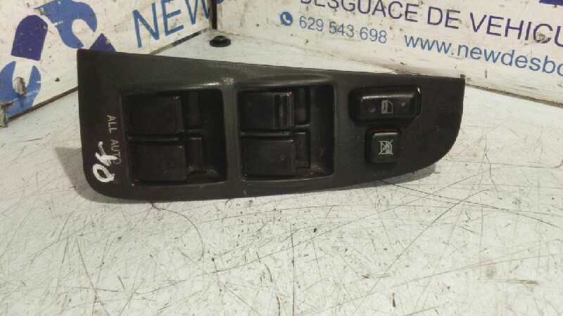 Recambio de MANDO ELEVALUNAS DELANTERO IZQUIERDO para TOYOTA AVENSIS BERLINA (T25) 2.0 16V CAT 1AZFSE referencia OEM IAM    - GRIS
