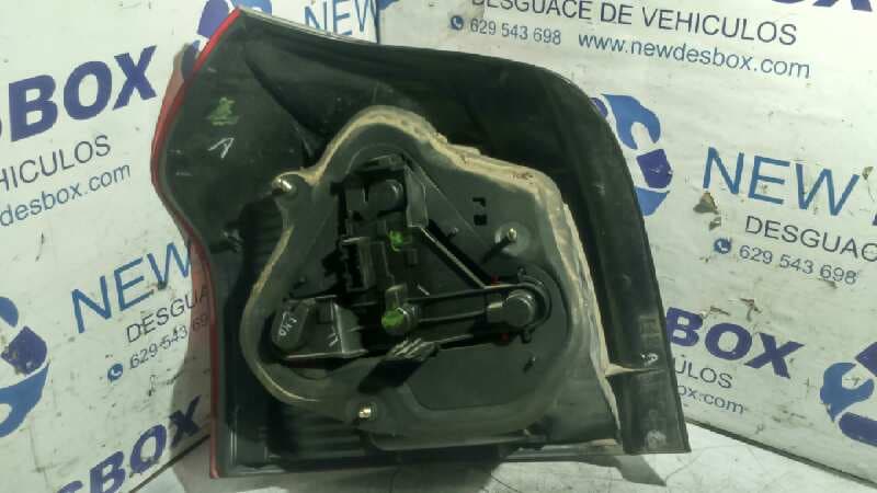 Recambio de PILOTO TRASERO DERECHO para TOYOTA COROLLA (E12) 3ZZFE referencia OEM IAM    - AZUL 2