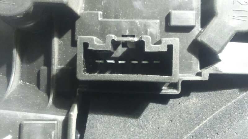 Recambio de PILOTO TRASERO IZQUIERDO para TOYOTA COROLLA (E12) 1.6 16V 3ZZFE referencia OEM IAM 0251   - AZUL 2