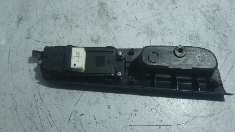 Recambio de MANDO ELEVALUNAS DELANTERO IZQUIERDO para TOYOTA COROLLA (E12) 1.6 16V 3ZZFE referencia OEM IAM 8482002110   - AZUL 4