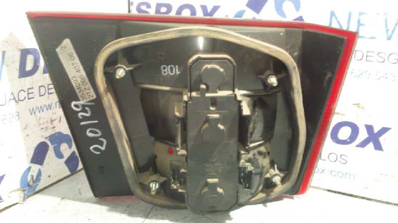 Recambio de PILOTO PORTON DERECHO para VOLVO SERIE 940 BERLINA/FAMILIAR 2.4 TD Berlina D24T referencia OEM IAM    - BLANCO 4