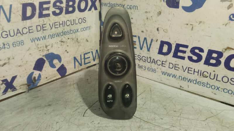 Recambio de MANDO ELEVALUNAS DELANTERO IZQUIERDO para HYUNDAI COUPE (GK) 1.6 16V CAT G4EDG referencia OEM IAM 935702C200CA   - AZUL
