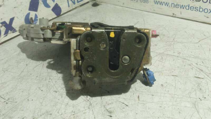 Recambio de CERRADURA PUERTA DELANTERA DERECHA para NISSAN TERRANO/TERRANO.II (R20) referencia OEM IAM 3