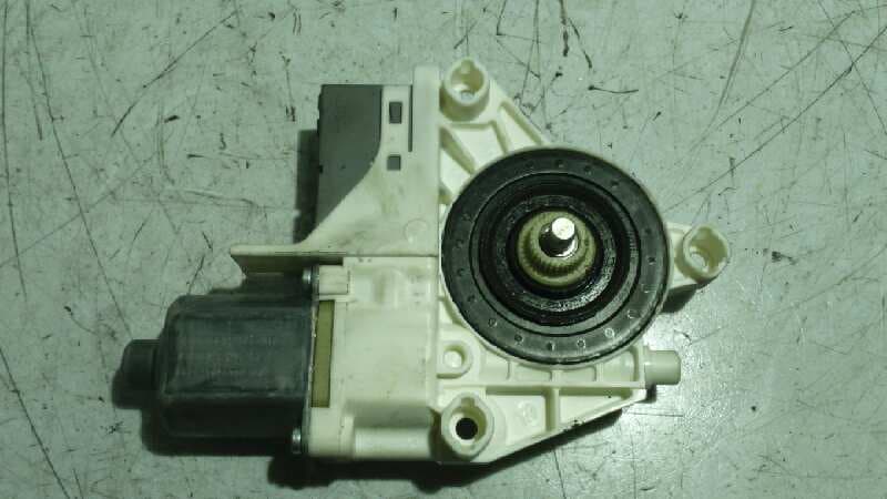 Recambio de MOTOR ELEVALUNAS TRASERO IZQUIERDO para PEUGEOT 407 ST Confort RHR        referencia OEM IAM 0130822201   - GRIS