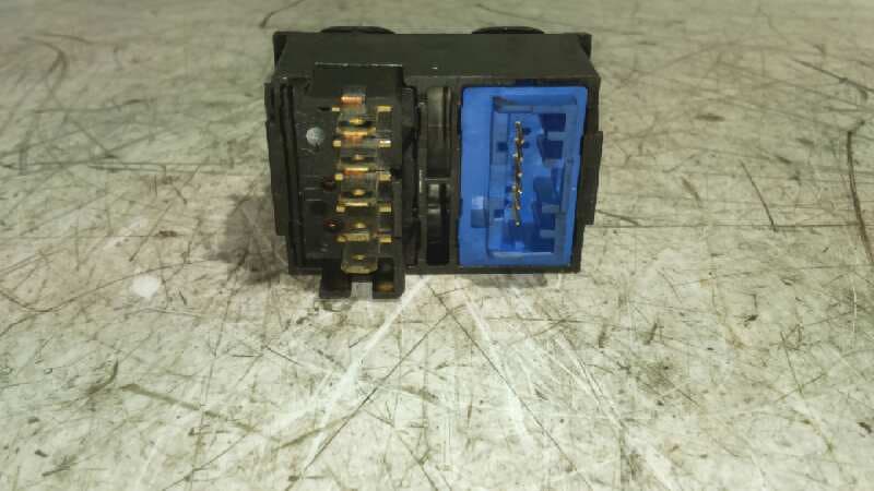 Recambio de MANDO ELEVALUNAS DELANTERO IZQUIERDO para PEUGEOT 406 BERLINA (S1/S2) 2.1 Turbodiesel CAT P8CXUD11BTE referencia OEM IAM    - BLANCO 2