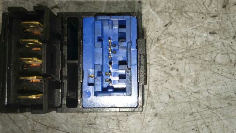 Recambio de MANDO ELEVALUNAS DELANTERO IZQUIERDO para PEUGEOT 406 BERLINA (S1/S2) 2.1 Turbodiesel CAT P8CXUD11BTE referencia OEM IAM    - BLANCO 3