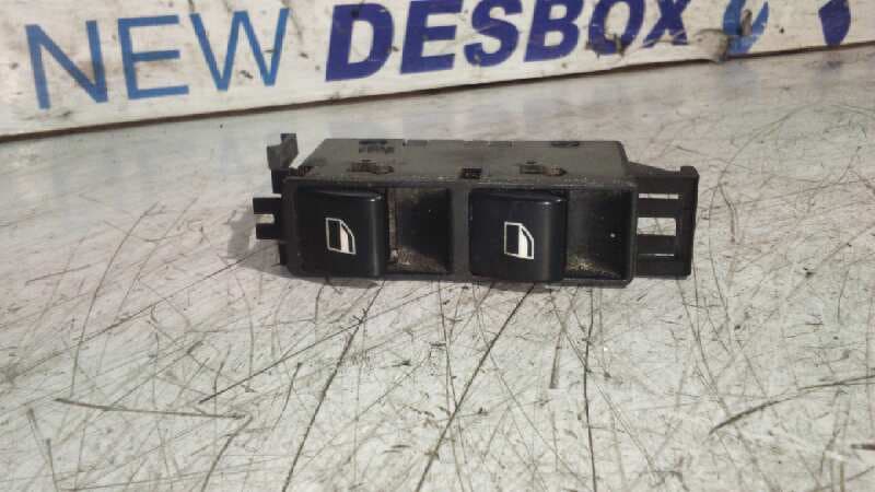 Recambio de MANDO ELEVALUNAS DELANTERO DERECHO para BMW SERIE 3 BERLINA (E46) 3.0 24V Turbodiesel CAT M57306D1 referencia OEM IAM 61318381514   - GRIS