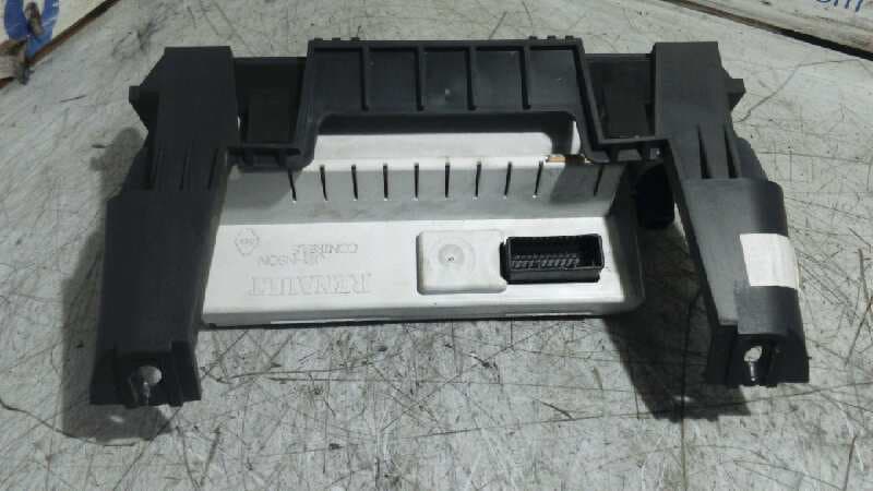 Recambio de PANTALLA MULTIFUNCION para RENAULT MEGANE II COUPE/CABRIO Emotion            referencia OEM IAM 8200290543   - ROJO 3