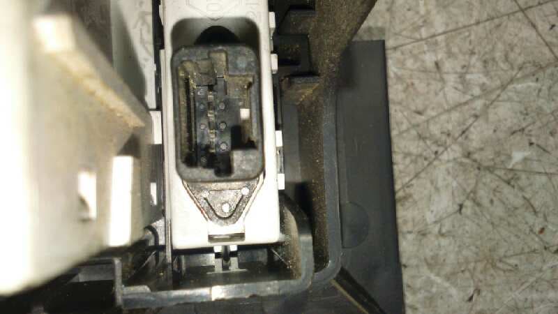 Recambio de PANTALLA MULTIFUNCION para RENAULT MEGANE II COUPE/CABRIO Emotion            referencia OEM IAM 8200290543   - ROJO 2