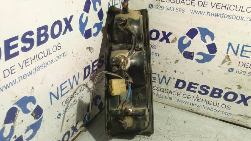 Recambio de PILOTO TRASERO DERECHO para ISUZU TROOPER UBS 55 4JB1 referencia OEM IAM    - BLANCO 4