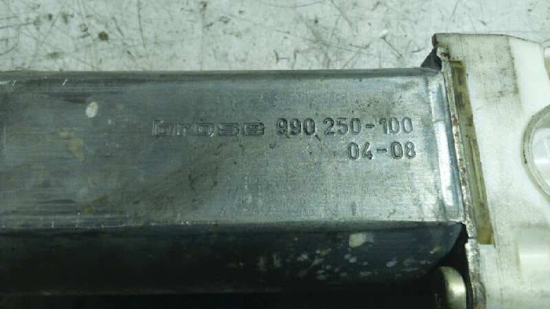 Recambio de MOTOR ELEVALUNAS DELANTERO IZQUIERDO para PEUGEOT 307 (S1) referencia OEM IAM 0130822022 4