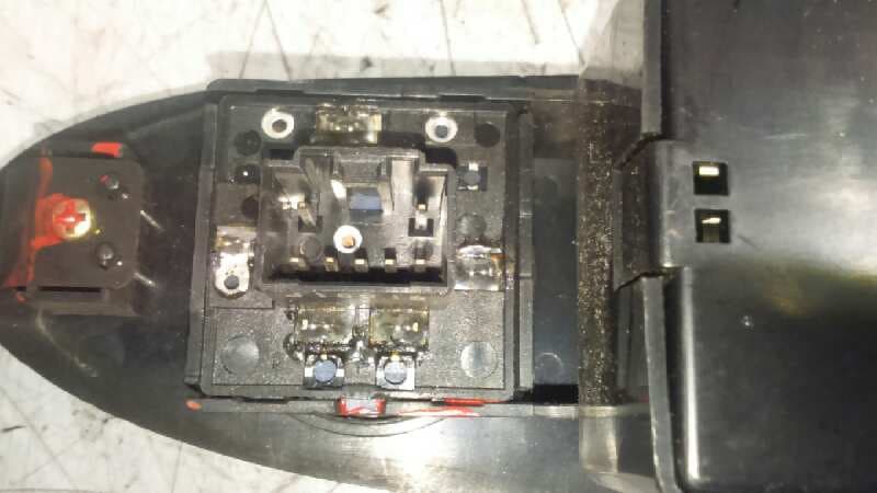 Recambio de MANDO ELEVALUNAS DELANTERO IZQUIERDO para KIA JOICE 2.0 referencia OEM IAM 3