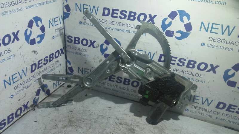 Recambio de ELEVALUNAS DELANTERO DERECHO para RENAULT CLIO III referencia OEM IAM 130821988