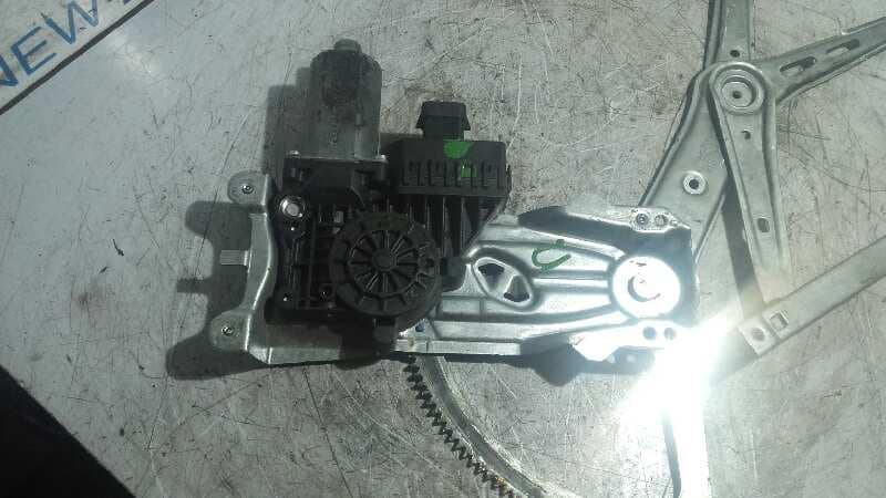 Recambio de ELEVALUNAS DELANTERO DERECHO para RENAULT CLIO III referencia OEM IAM 130821988 4