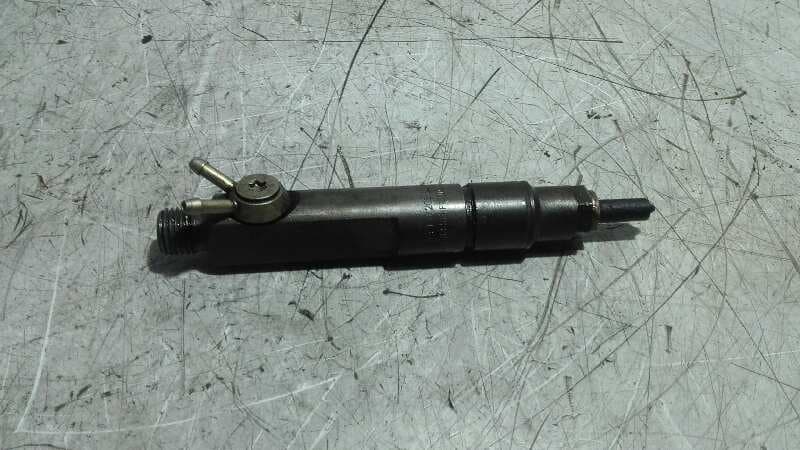 Recambio de INYECTOR para VOLKSWAGEN LT CAJA CERRADA / COMBI (MOD. 1997) 2.5 TDI ANJ referencia OEM IAM 074130203B   - BLANCO