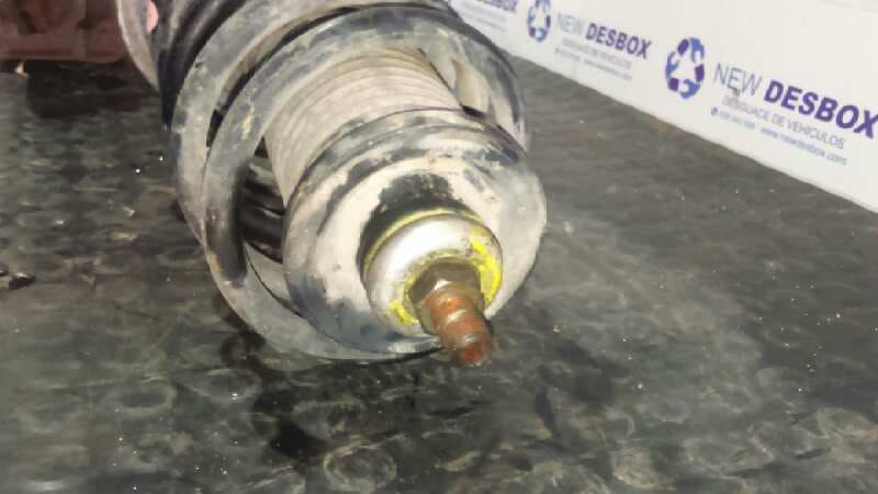 Recambio de MANGUETA DELANTERA DERECHA para VOLKSWAGEN PASSAT BERLINA (3A2) 1.9 TDI AFN        referencia OEM IAM    - AZUL 5