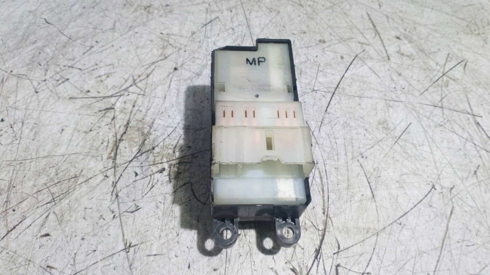Recambio de MOTOR ELEVALUNAS DELANTERO IZQUIERDO para NISSAN ALMERA (N16/E) 1.5 16V CAT QG15 referencia OEM IAM QG15   - VERDE 2