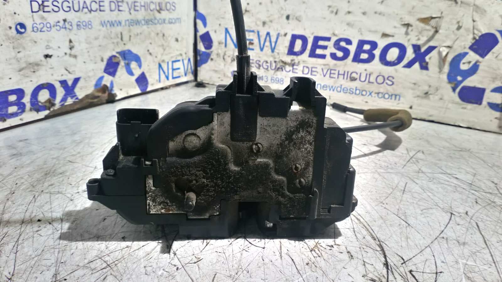 Recambio de CERRADURA PUERTA TRASERA DERECHA para RENAULT CLIO III K9K766 referencia OEM IAM    - BLANCO 2