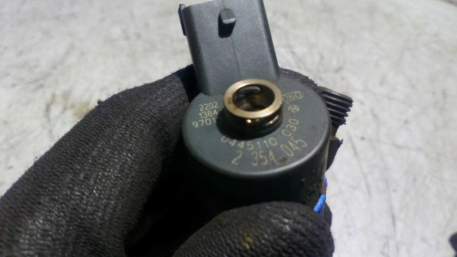 Recambio de INYECTOR para MG ROVER SERIE 75 (RJ) M47R  referencia OEM IAM 2354045 4