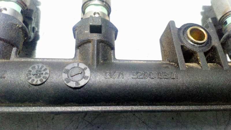 Recambio de RAMPA INYECTORA para FIAT PUNTO BERL. (176) 176B1000 referencia OEM IAM B671 3219018301 2