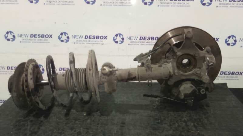 Recambio de MANGUETA DELANTERA DERECHA para CHRYSLER VOYAGER (RG) 2.5 CRD CAT VM07C referencia OEM IAM 04694948AA   - AZUL