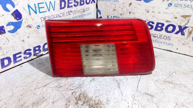 Recambio de PILOTO PORTON IZQUIERDO para BMW SERIE 5 TOURING (E39) 525d Exclusive M57256D1 referencia OEM IAM 8371325   - AZUL