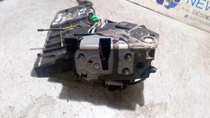 Recambio de CERRADURA PUERTA TRASERA DERECHA para FORD FIESTA (CB1) F6JB  referencia OEM IAM 8A6AA26412AD 2