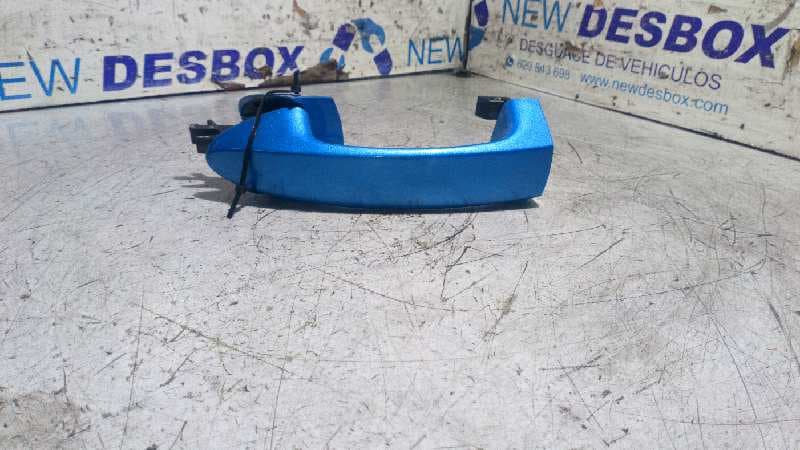 Recambio de MANETA DELANTERA DERECHA para FORD FIESTA (CB1) F6JB  referencia OEM IAM
