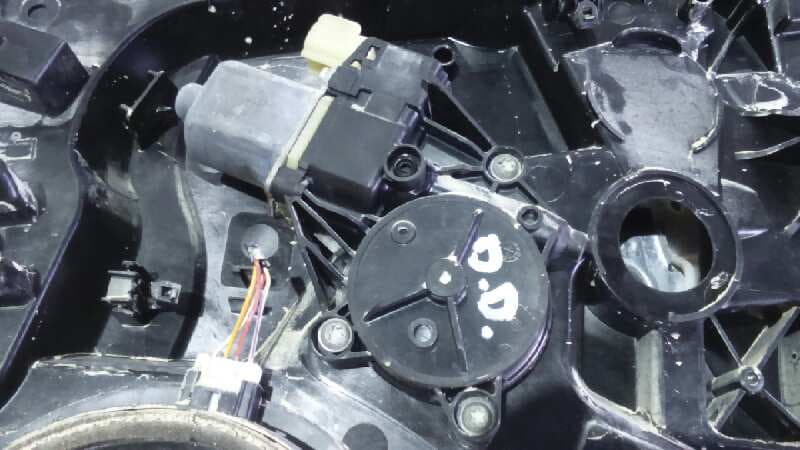 Recambio de MOTOR ELEVALUNAS DELANTERO DERECHO para FORD FIESTA (CB1) referencia OEM IAM 8A6114553A