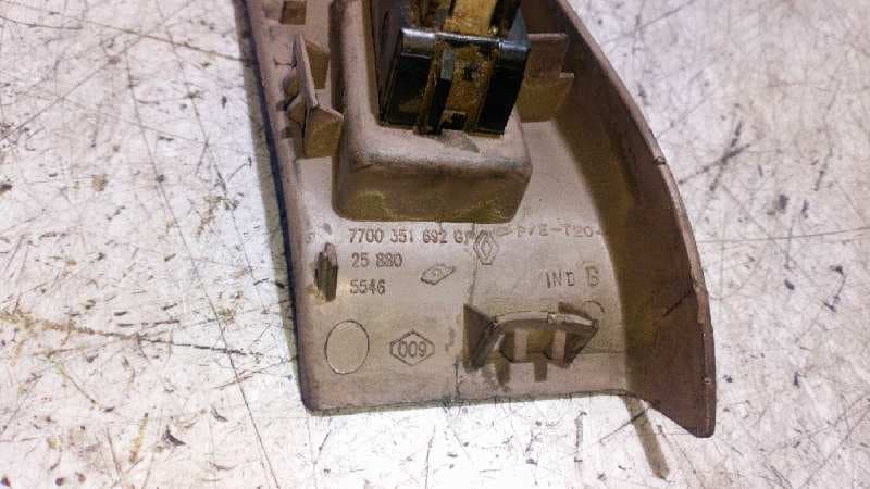 Recambio de MANDO ELEVALUNAS DELANTERO IZQUIERDO para OPEL MOVANO 2.5 Diesel (S8U-772 / L93) S8UW7 referencia OEM IAM 7700351692G 2