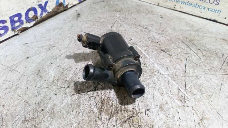 Recambio de BOMBA AGUA para VOLKSWAGEN TOUAREG (7LA) TDI V10 BLE referencia OEM IAM 7L0965561   - AZUL CLARO 2
