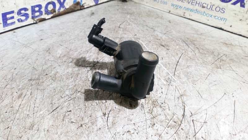 Recambio de BOMBA AGUA para VOLKSWAGEN TOUAREG (7LA) TDI V10 BLE referencia OEM IAM 7L0965561A   - AZUL CLARO 4