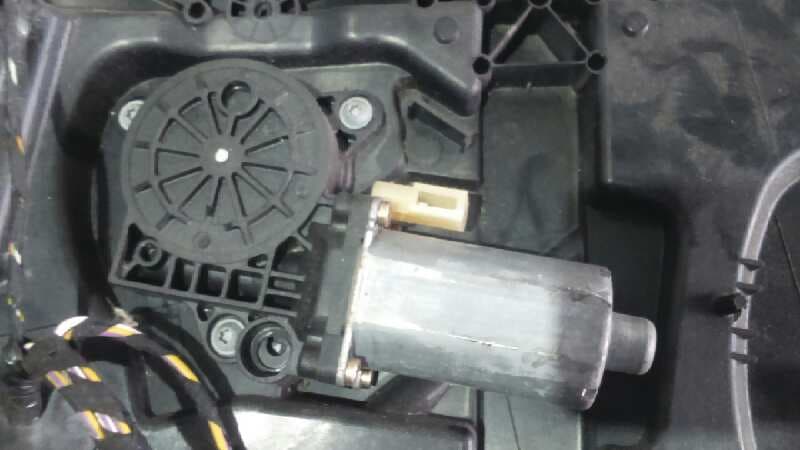 Recambio de MOTOR ELEVALUNAS DELANTERO DERECHO para FORD FUSION (CBK) referencia OEM IAM