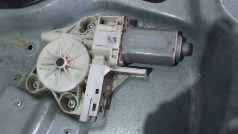 Recambio de MOTOR ELEVALUNAS DELANTERO DERECHO para FORD FOCUS C-MAX (CAP) referencia OEM IAM 994816100