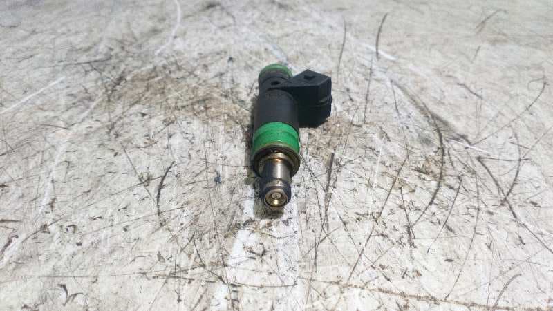 Recambio de INYECTOR para FORD FOCUS BERLINA (CAP) ASDA referencia OEM IAM 98MFBB 2