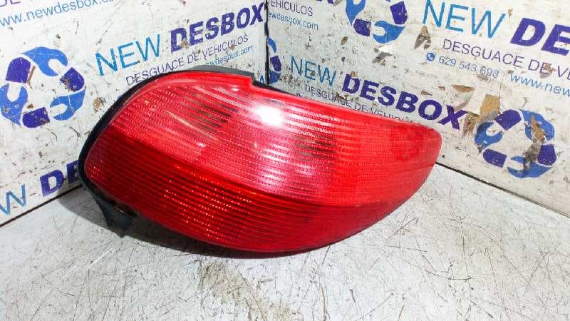 Recambio de PILOTO TRASERO DERECHO para PEUGEOT 206 CC 1.6 16V CAT NFUTU5JP4 referencia OEM IAM 2531   - ROJO