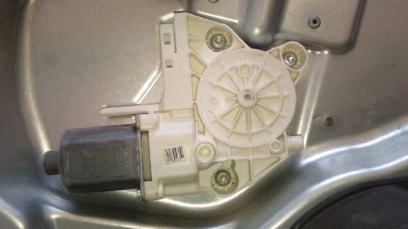 Recambio de ELEVALUNAS DELANTERO DERECHO para FORD FOCUS BERLINA (CAP) referencia OEM IAM 4M51A045H16A 5