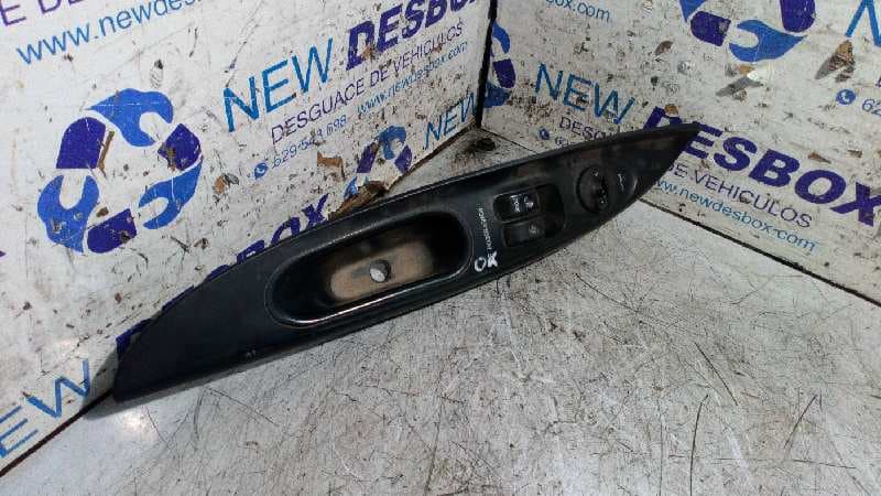 Recambio de MANDO ELEVALUNAS DELANTERO IZQUIERDO para HYUNDAI H 1 H  1  Furg.caja cerr.c. puerta 4BF referencia OEM IAM 620W02310   - GRIS