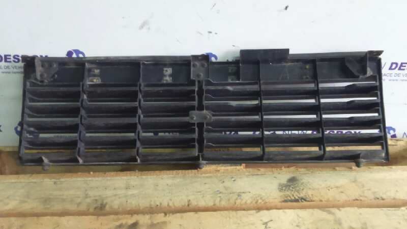 Recambio de REJILLA DELANTERA para MITSUBISHI MONTERO (V20/V40) referencia OEM IAM 38352730 3