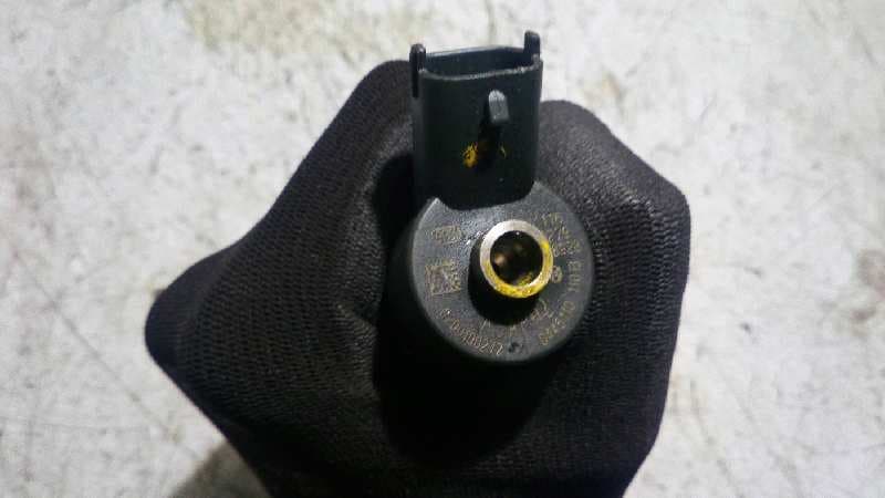 Recambio de INYECTOR para RENAULT LAGUNA II (BG0) F9Q referencia OEM IAM 8200100272 2