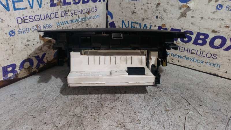 Recambio de PANTALLA MULTIFUNCION para RENAULT LAGUNA II (BG0) referencia OEM IAM 8200285177 6