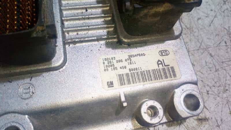 Recambio de CENTRALITA MOTOR UCE para OPEL AGILA Básico Z12XE referencia OEM IAM 09185450   - GRIS PLATA 2