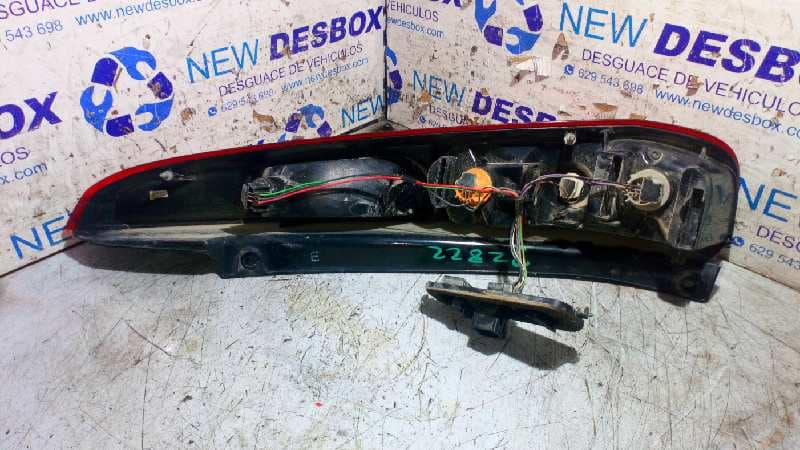 Recambio de PILOTO TRASERO IZQUIERDO para FORD FIESTA (CBK) 1.4 TDCi CAT F6JB referencia OEM IAM 10876   - ROJO 3