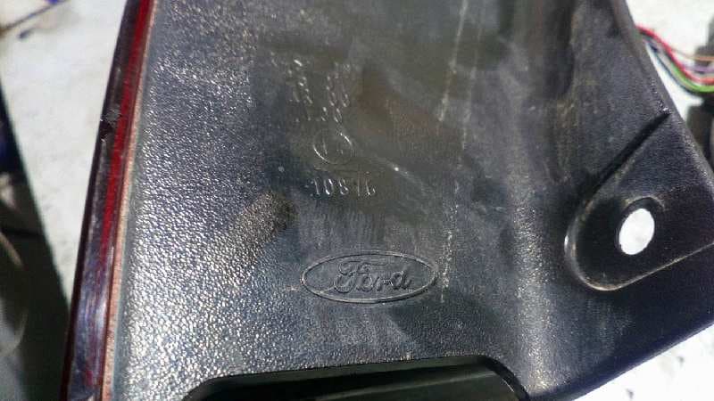 Recambio de PILOTO TRASERO IZQUIERDO para FORD FIESTA (CBK) 1.4 TDCi CAT F6JB referencia OEM IAM 10876   - ROJO 2