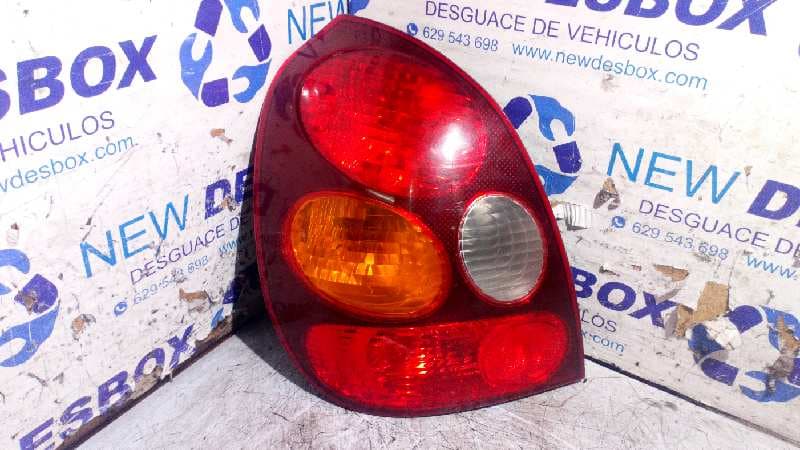Recambio de PILOTO TRASERO IZQUIERDO para TOYOTA COROLLA (E12) 1.6 Linea Luna Berlina 3ZZFE referencia OEM IAM 22076587L   - GRIS
